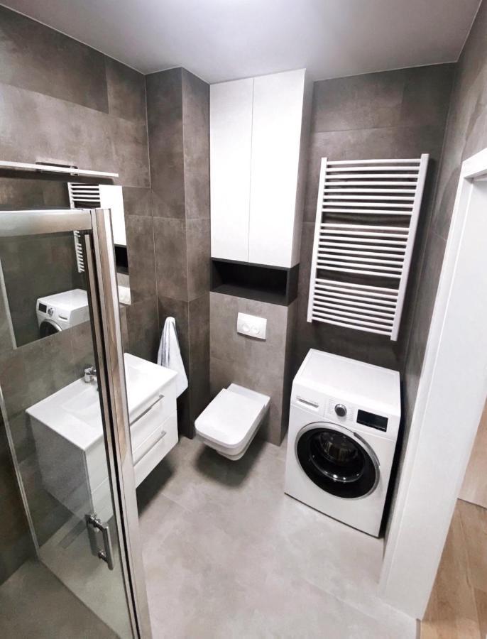 Elegant 1-Bedroom Flat With Balcony Near Wroclaw Luaran gambar